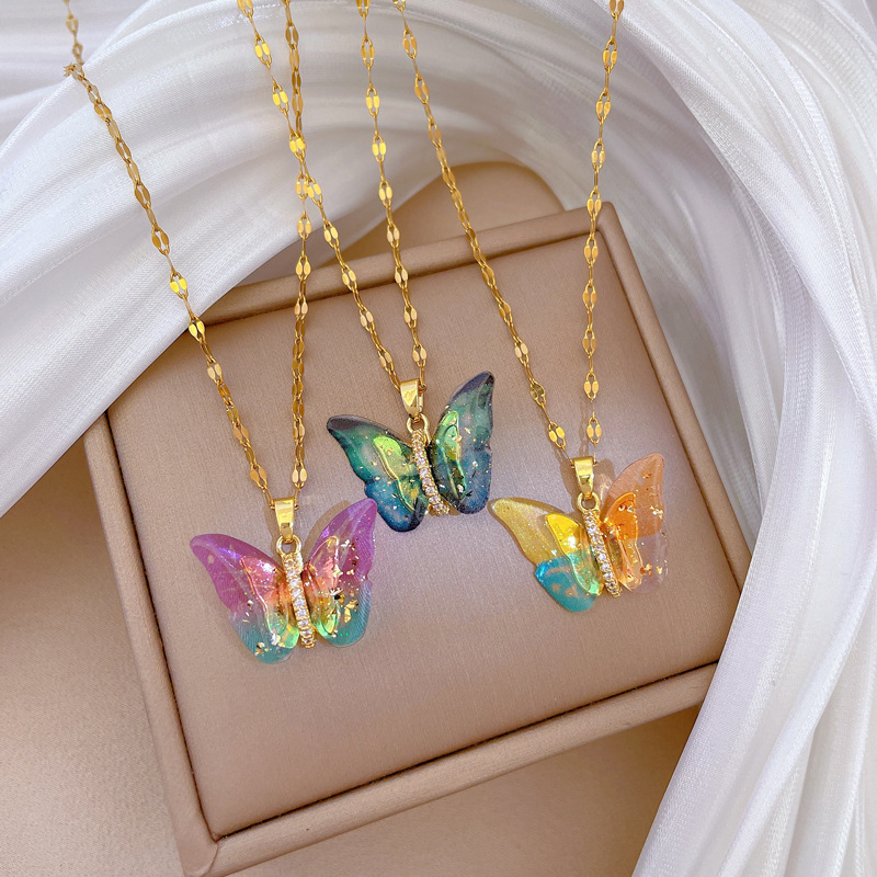 【 Titanium Steel 】 Colorful butterfly, personalized, fashionable, light luxury, elegant and luxurious, full diamond necklace, versatile for women, collarbone chain, titanium steel full figure