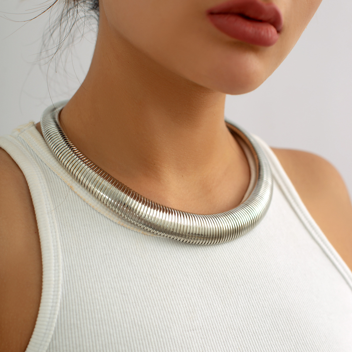 European and American cross-border jewelry geometric metal fashion bracelet bracelet exaggerated snake bone line African collar full figure