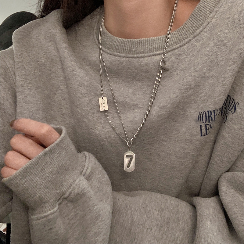 Lucky number 7 pendant spliced necklace for women, Instagram hip-hop niche accessories, titanium steel non-fading sweater chain for men, trendy full figure
