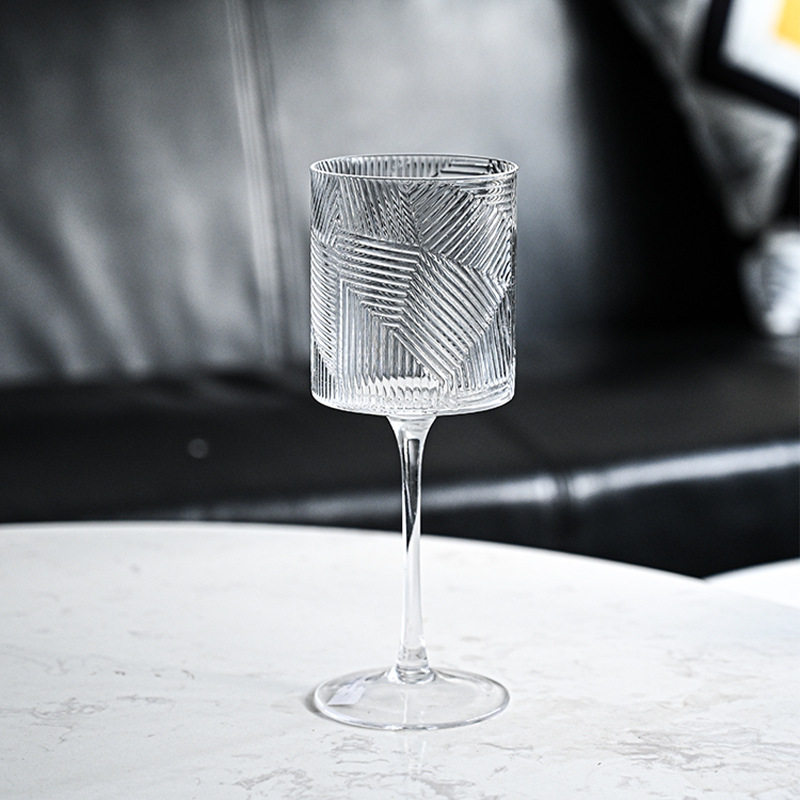 American tree-leaf-patterned red wine glasses, distinctive vertical striped highball glasses, straight wide-mouthed wide-mouthed wine glasses, cross-border wholesale Application Scenario