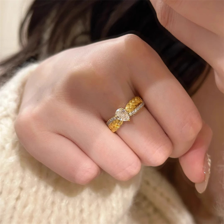 vintage wheat ear twist woven water drop zircon ring, a delicate French light luxury high-end ring for women Application Scenario