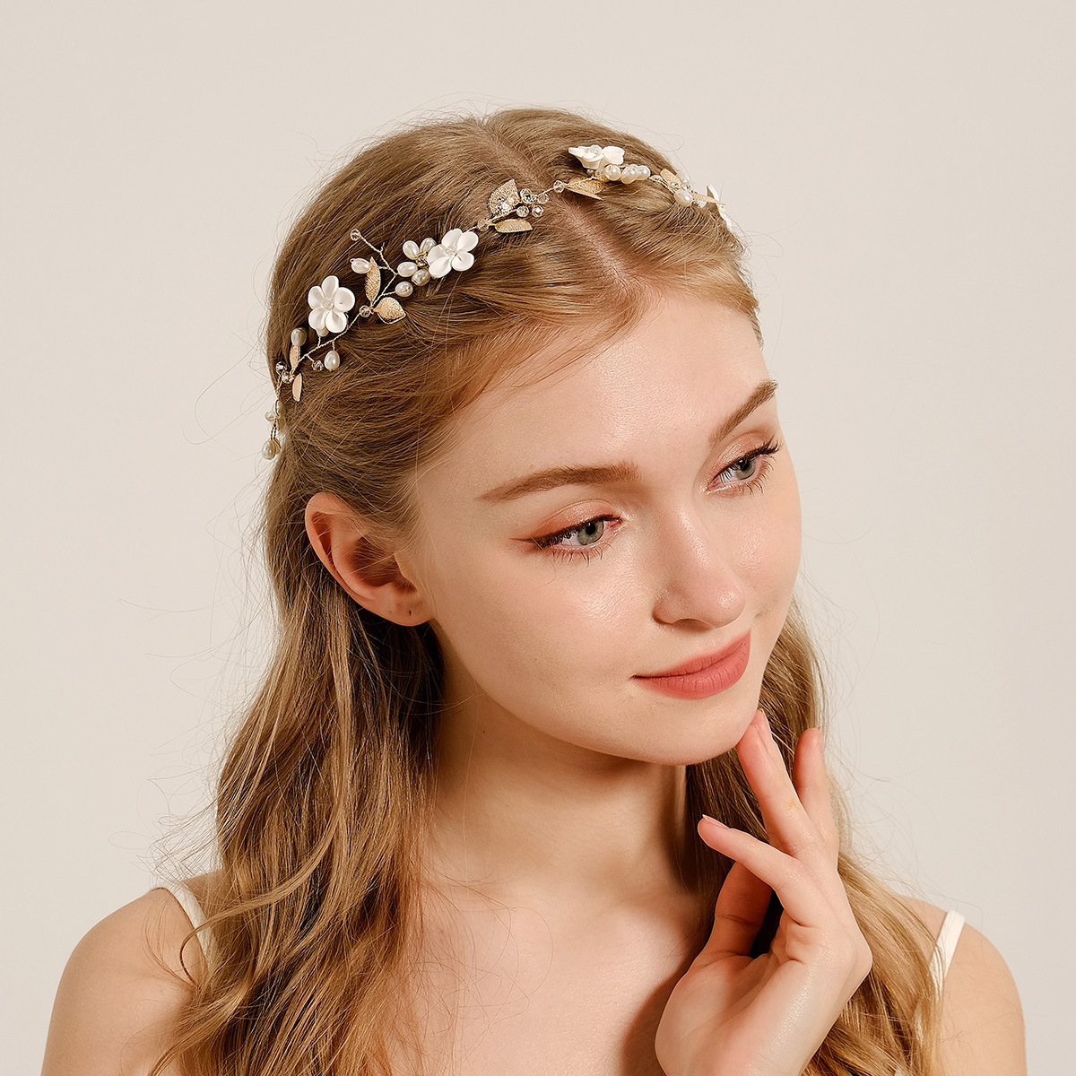 European and American bridal gowns, evening gowns, hair accessories, forest-themed ceramic flower braided hair headbands, children's performance updo, pearl hair bands full figure