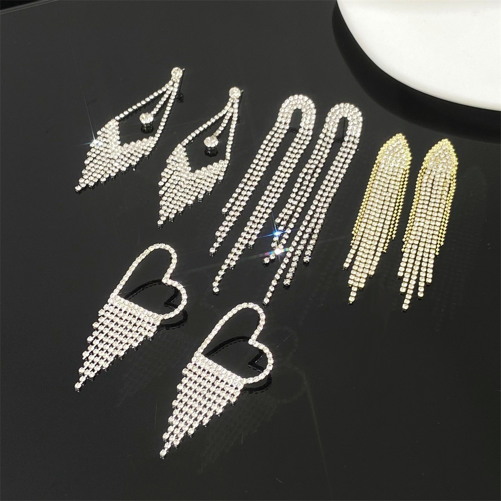 New cross-border long diamond-encrusted tassel earrings for women, super exaggerated full-diamond butterfly-shaped heart-shaped stud earrings, super dazzling European and American earrings Application Scenario