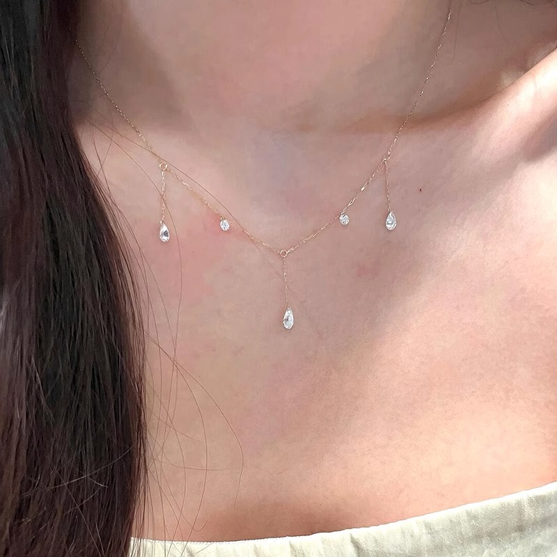 "Starry Sky ~ Water Drop Zircon Tassel Necklace for Women, Light luxury and niche Feel, Ultra-fine diamond collarbone Chain choker. full figure