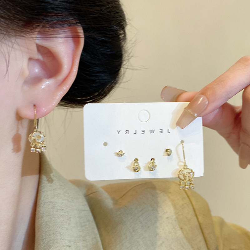 New Chinese-style peace lock tassel ear pendants for women, with a light luxury and high-end feel, unique and niche style, are a bestseller in 2025 full figure