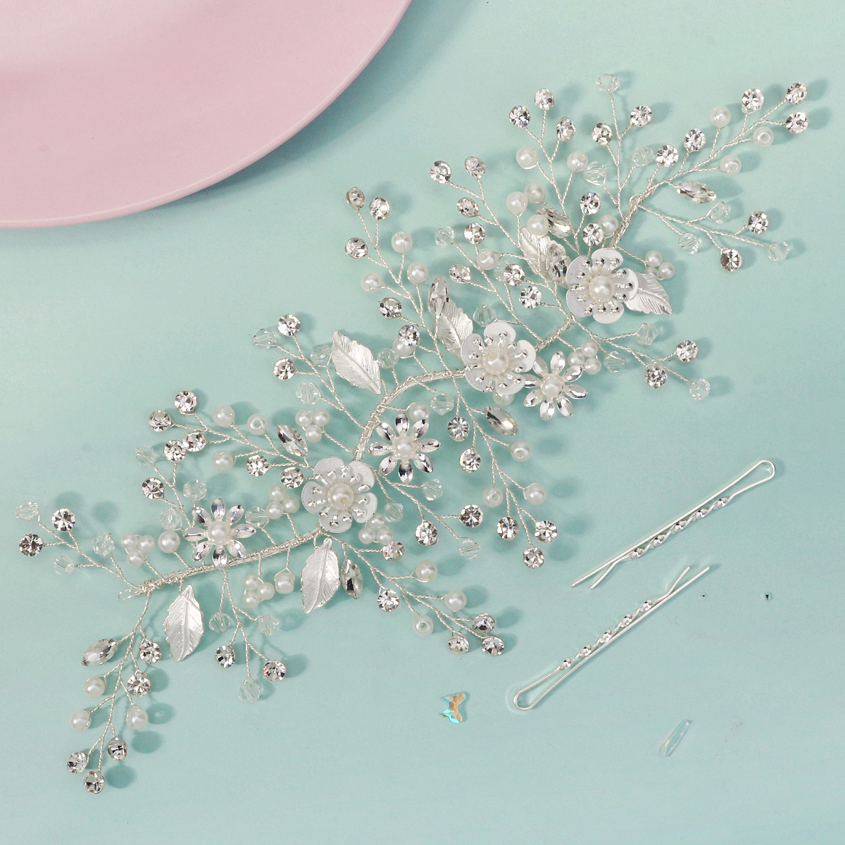 Cross-border bride hair accessories, beautiful wedding dress and evening gown accessories, versatile metal flower leaf handcrafted beaded soft chain headband details Picture