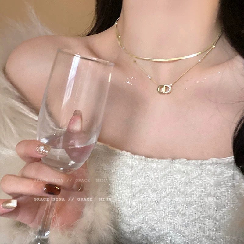 French light luxury retro two-piece letter necklace 2024 Niche design collarbone chain wholesale accessories details Picture