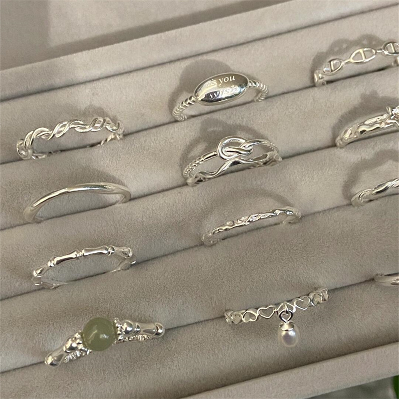 The simple S925 sterling silver plated ring features a cold and aloof design for women, exuding a sense of sophistication. It is an open ring and a versatile daily accessory full figure