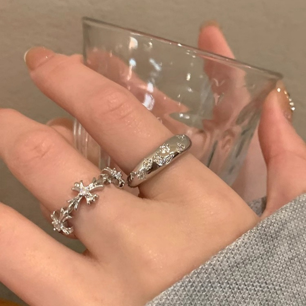 Cold and elegant silver zircon cross ring, a niche design for women, an ins light luxury index finger ring with a unique opening Item Picture