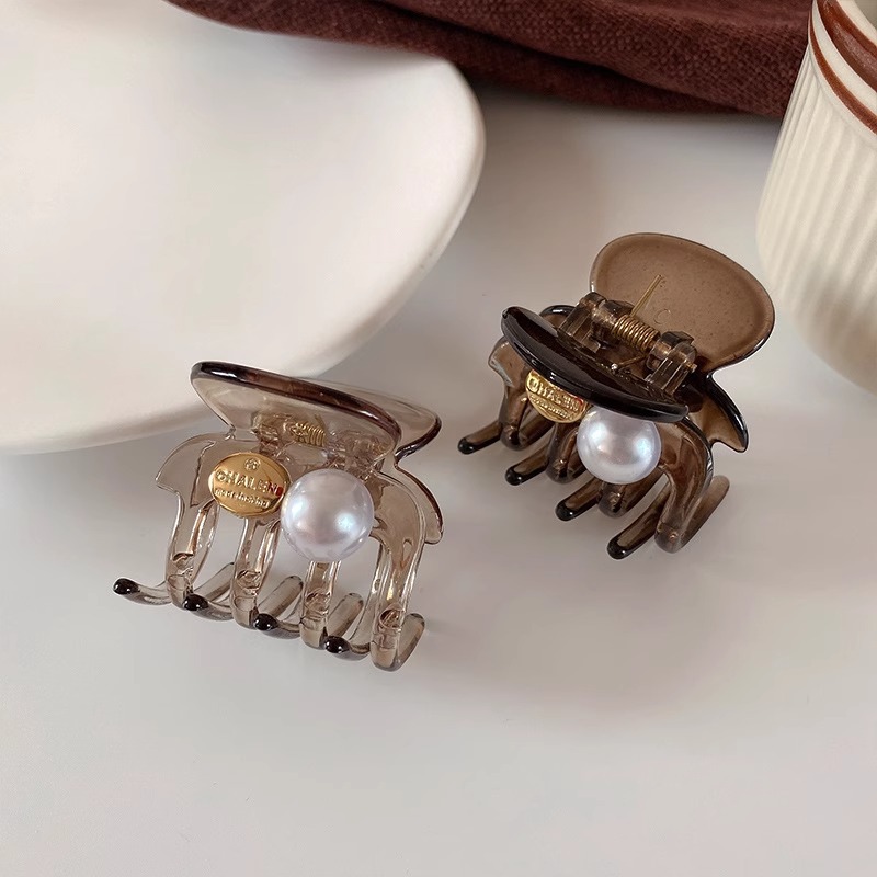 High ponytail clip, spring and summer hair, high-end and exquisite, internet-famous hair clip, shark clip, small hair clip, hair accessory, women's headwear Application Scenario