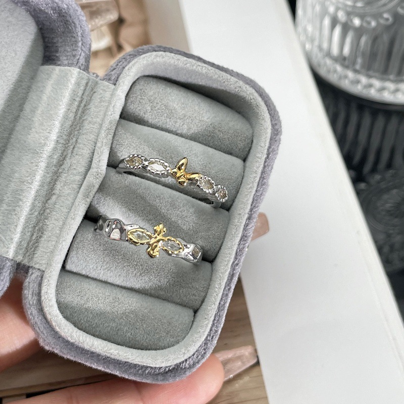 A niche design with a sense of high-end, two-color butterfly cross open ring, retro and individual, gender-neutral couple's ring style Application Scenario