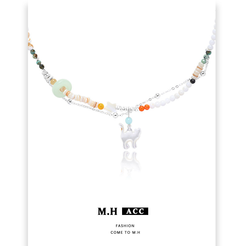 Mother-of-pearl African turquoise beaded necklace for women, fresh and sweet design sense pendant, fashionable and ins high-end collarbone chain Application Scenario