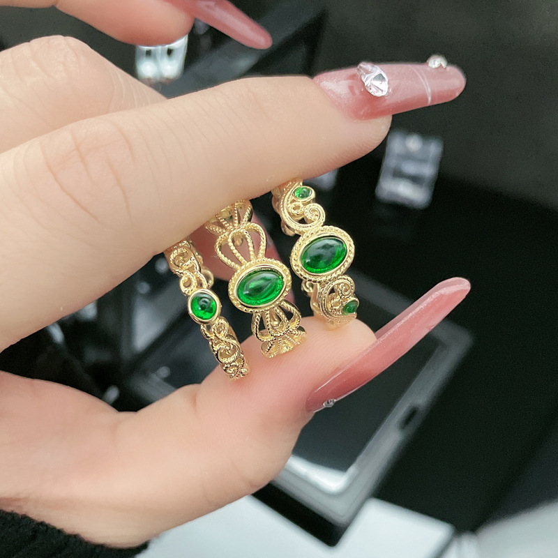 New Chinese-style retro hollowed-out lace imitation emerald artistic and elegant open ring, sweet, cool, light luxury and niche ring for women details Picture