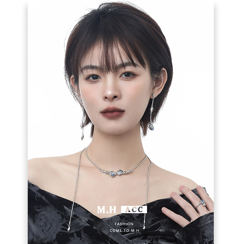 Ice blue glass bead light luxury earrings 925 high-end fashion ins stud earrings Original design fresh and clean earrings for women Specification drawing