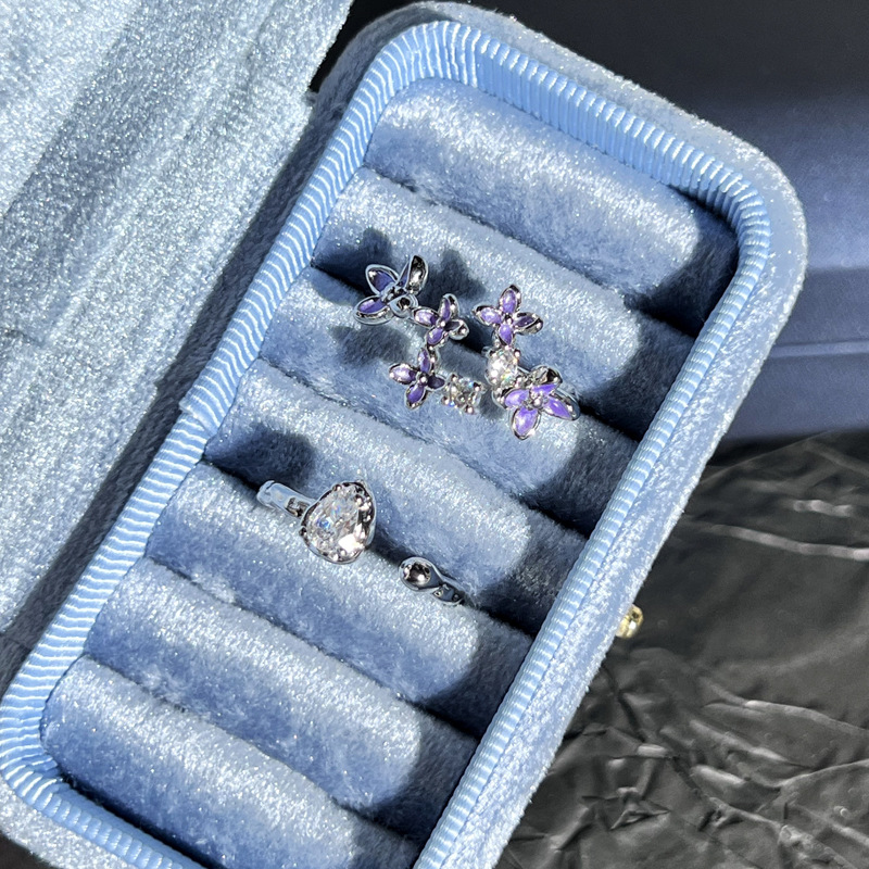 The Korean version of the super fairy-like purple three-dimensional flower opening ring for women, with water drop and diamond inlays, is a light luxury and exquisite versatile ring trend Specification drawing