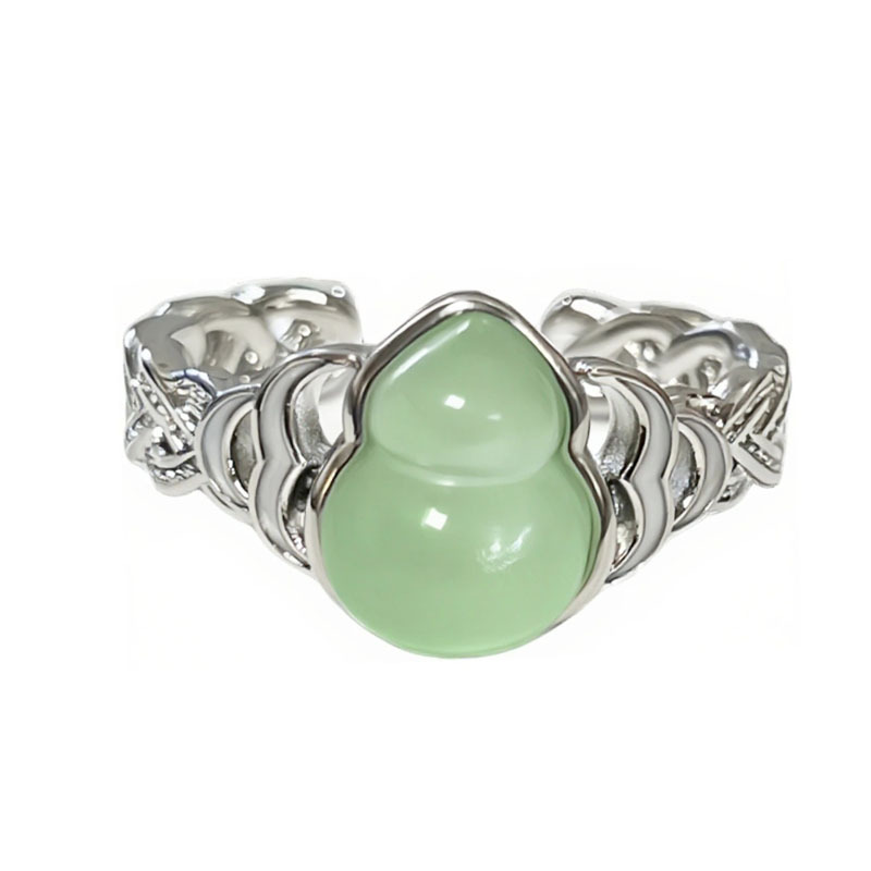 A new, stylish, versatile and high-end ring with a touch of antique style and a light luxury, featuring a chalcedony gourd Item Picture
