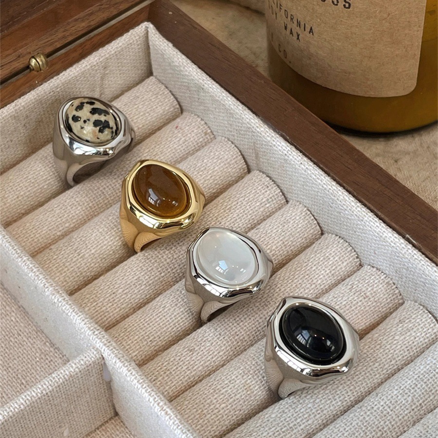 Maillard agate open ring for women's autumn and winter fashion, a niche design, a high-end index finger ring, a light luxury and versatile ring full figure