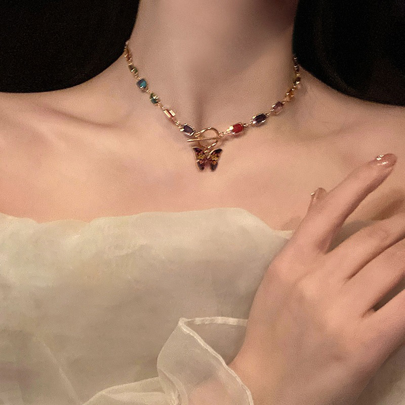 Colorful zircon butterfly pendant necklace for women's summer, with a light luxury and niche design sense, is a versatile collarbone chain ot buckle accessory for Internet celebrities Application Scenario