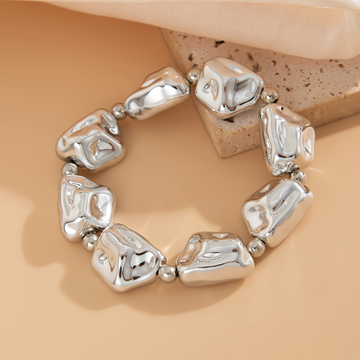 European and American cross-border jewelry, light luxury style irregular CCB necklace set, fashionable geometric irregular beaded collarbone chain Application Scenario