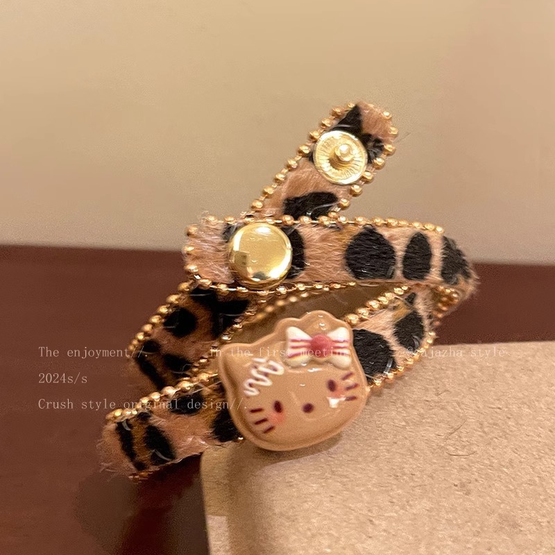Retro spicy girl style leopard print kitten collar, women's choker necklace, neck accessory, necklace accessory Item Picture