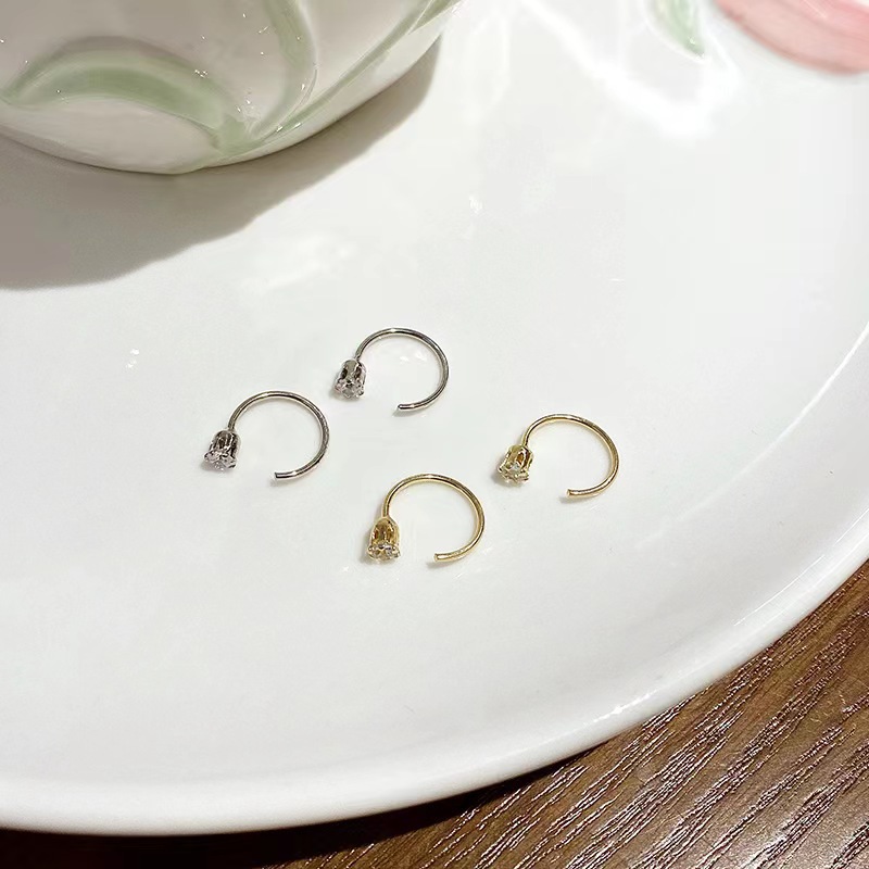Exquisite, compact and simple diamond ear studs, a niche women's daily versatile commuting ear accessory, a new bestseller in 2025 details Picture