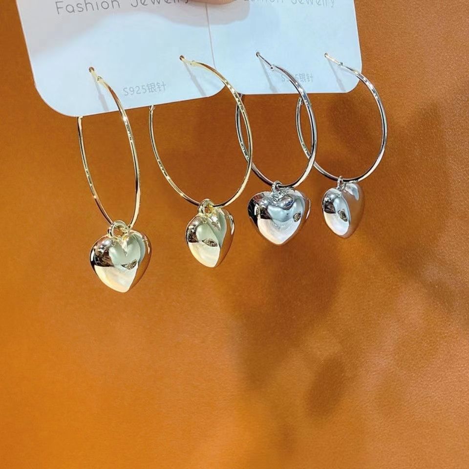 Unique and versatile, simple circular hollow heart-shaped large ear rings for women, Korean style, high-end and fashionable stud earrings and earrings full figure