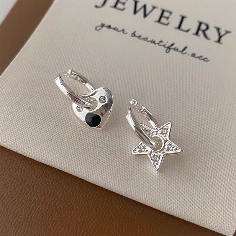 Simple and asymmetrical star-shaped heart earrings, women's fashion, niche and exquisite, internet-famous small ear buckles, new earrings wholesale full figure