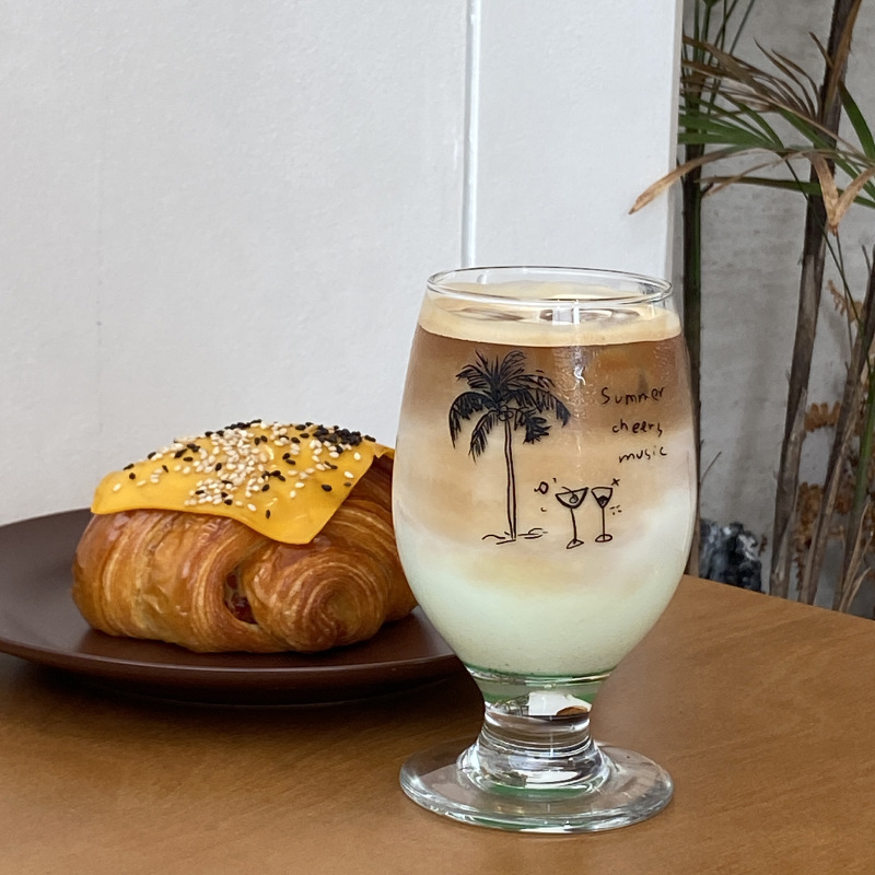 ins Summer hand-painted refreshing coconut tree retro tall glass, large capacity simple graffiti juice cup, milk cup, water cup Specification drawing