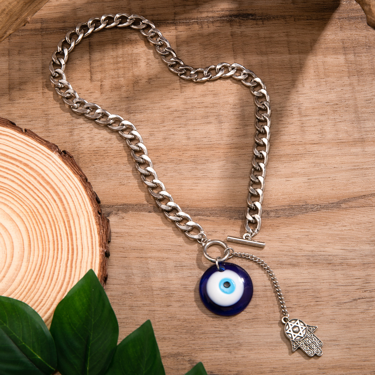 European and American cross-border accessories, punk women's metal Gothic style accessories, collarbone chain, foreign trade devil blue eye necklace details Picture