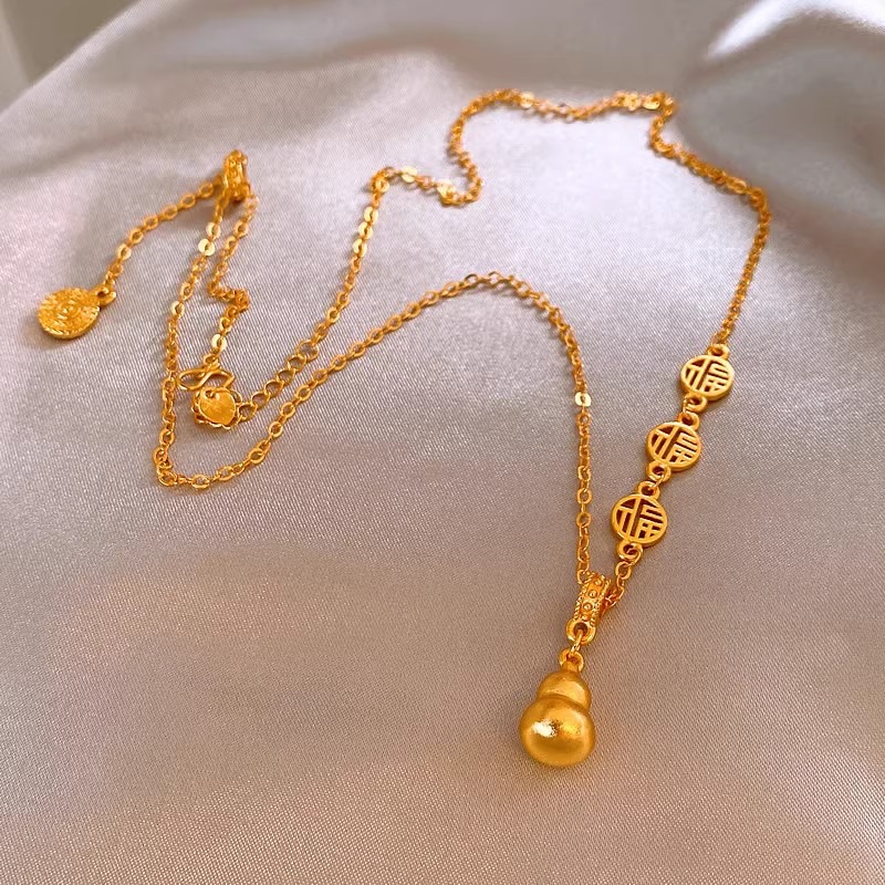 New Chinese-style golden gourd necklace for women, light luxury, niche design sense, traditional Chinese style temperament, Fu brand tassel collarbone chain details Picture