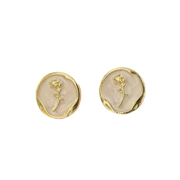 Light luxury and retro style rose stud earrings for women, a new bestseller in 2025, with an Instagram trendy and niche design Item Picture