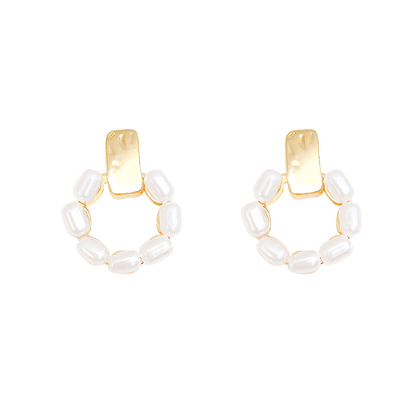 S925 Silver Needle French retro pearl earrings, a unique design for women with geometric ring stud earrings, a popular earpiece Item Picture