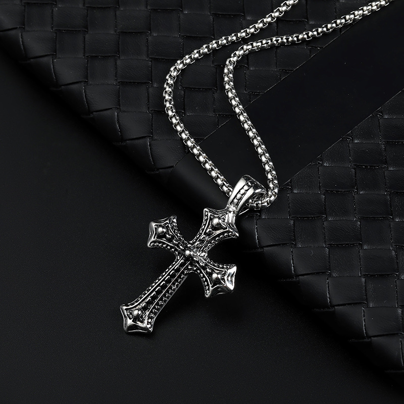 A popular cross-border alloy cross necklace for women in Europe and America, featuring a simple and personalized titanium steel cross necklace and hip-hop accessories Specification drawing