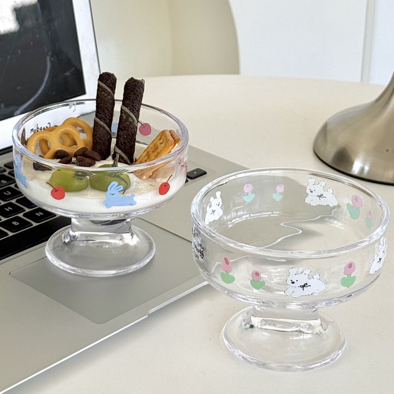 Korean Instagram cartoon transparent glass cold drink ice cream cup, fruit salad yogurt juice ice cream tall cup Application Scenario