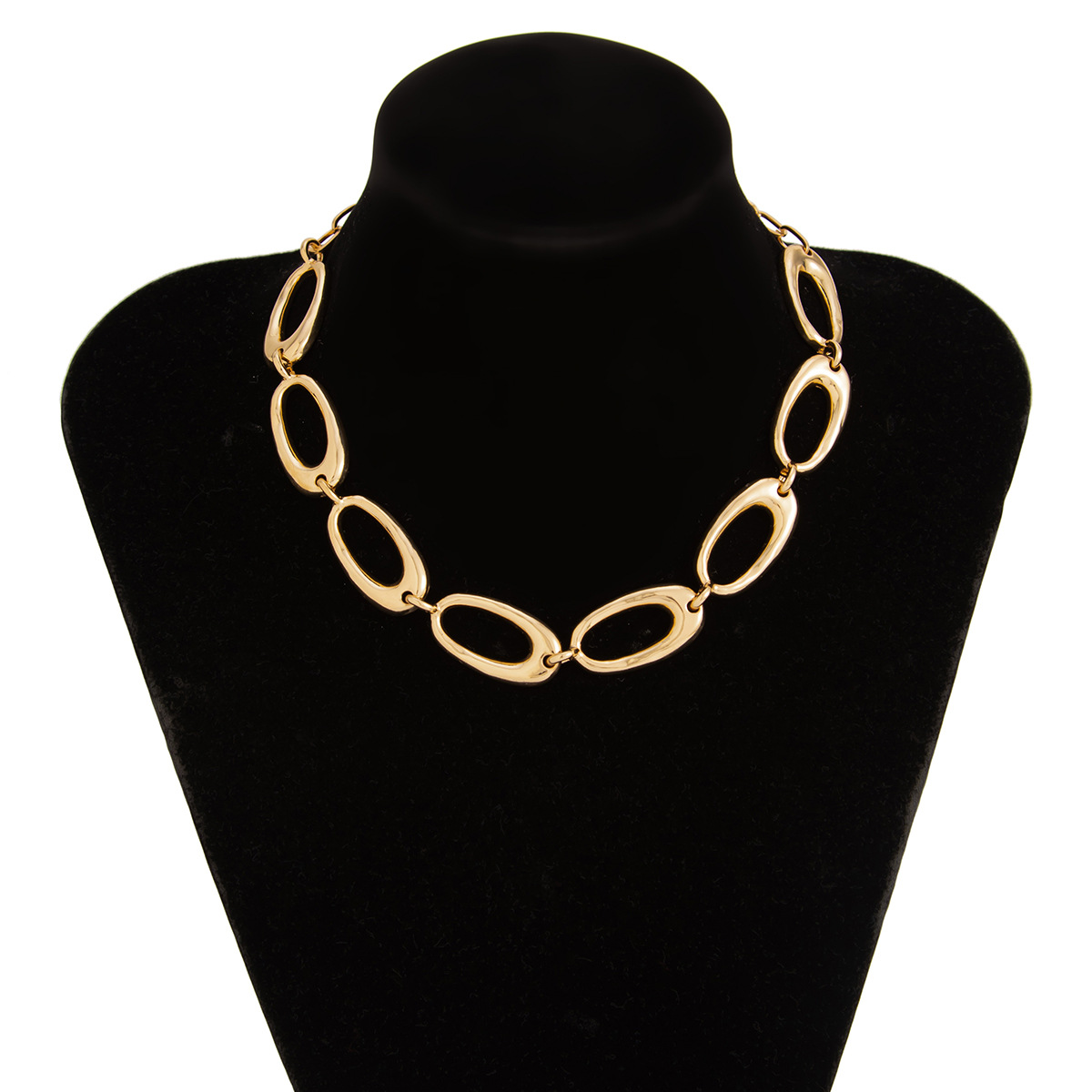 European and American cross-border jewelry, fashionable ins oval chain necklace, retro alloy pleated ring set Application Scenario
