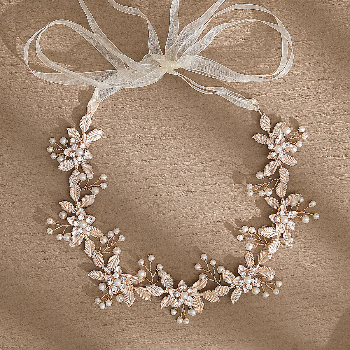 Korean-style bridal gowns, evening gowns, hair accessories, forest-style floral braided hair headbands, Xiuhe dress updo, versatile pearl hair bands details Picture