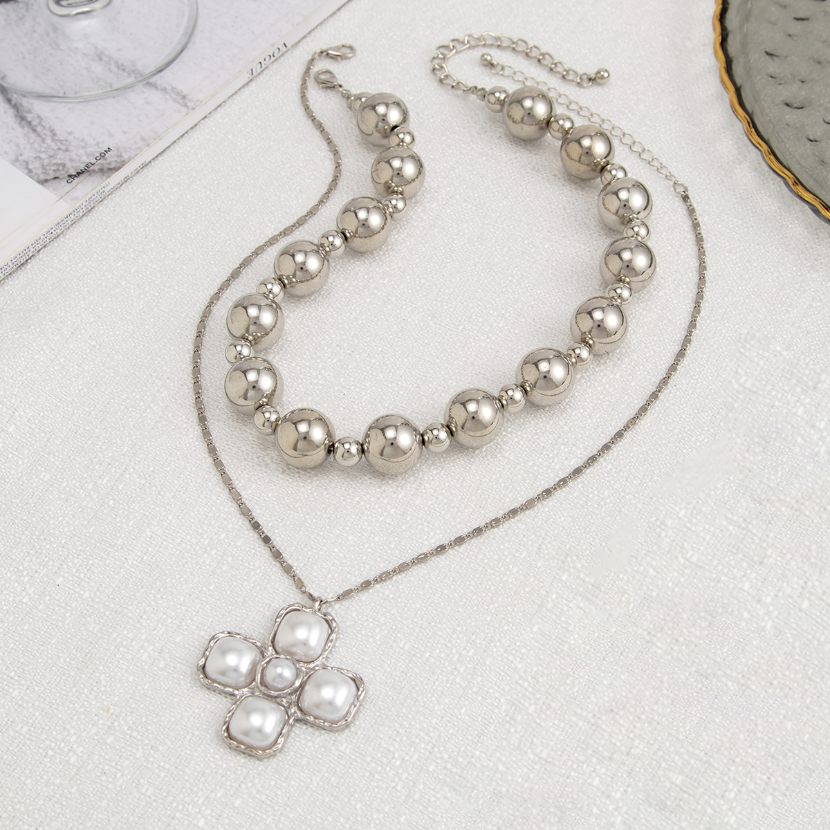 European and American cross-border jewelry punk hip-hop style CCB round bead beaded necklace, fashionable imitation pearl cross collarbone chain Application Scenario