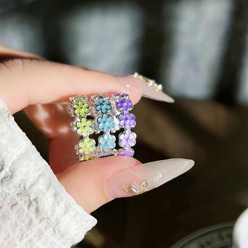 Cross-border bestseller Summer dopamine flower ring, a niche design for women, light luxury, sweet, exquisite, simple and versatile ring details Picture