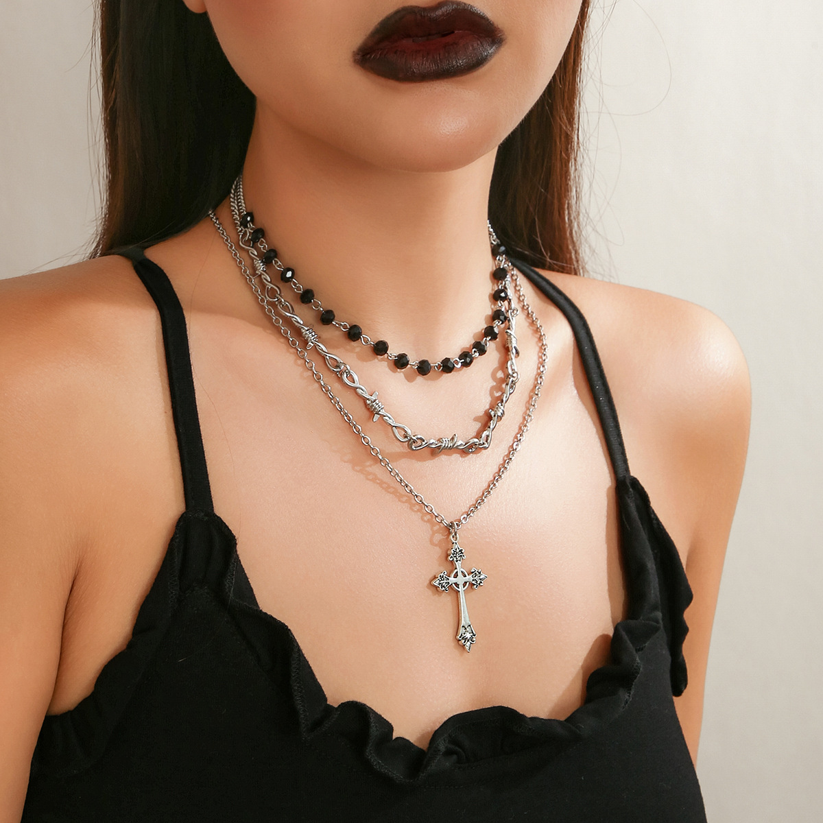 European and American cross-border accessories, hip-hop necklaces, cross pendants, dark collarbone chains, Gothic sweet and cool necklaces, niche details Picture