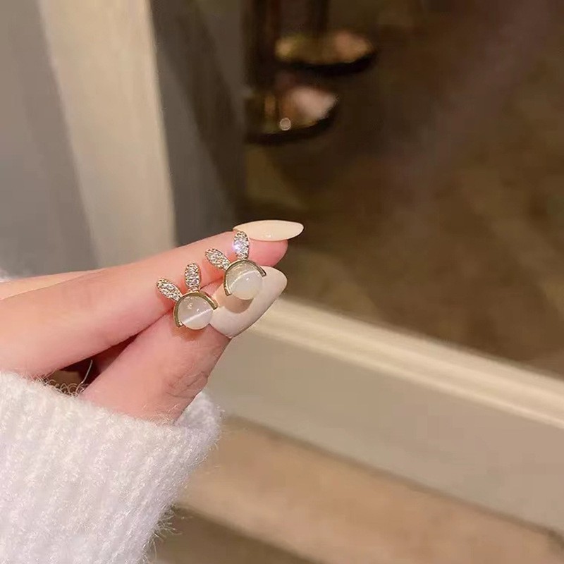 Cat's eye stone cute little rabbit earrings for women 2025 new style bestsellers, small and exquisite, elegant and high-end, trendy stud earrings details Picture
