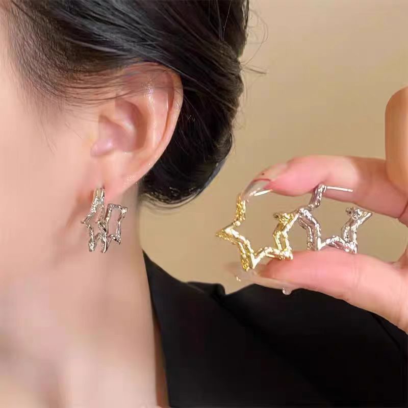 Super shiny double-layer hollowed-out five-pointed star earrings and earrings for women, exquisite design, light luxury, high-end feel, elegant and grand stud earrings full figure