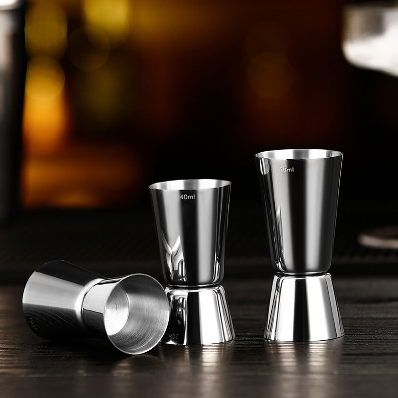 Stainless steel double-headed ounce cup measuring cup 15 30, rolled-up measuring cup bar counter, Japanese wine measuring instrument with scale 20/40 Application Scenario