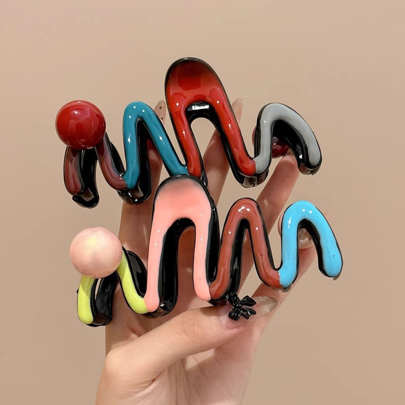 Red wavy pearl hair clip for women, high-end look, back of the head updo, shark clip headwear, hair clip, elegant hair clip full figure