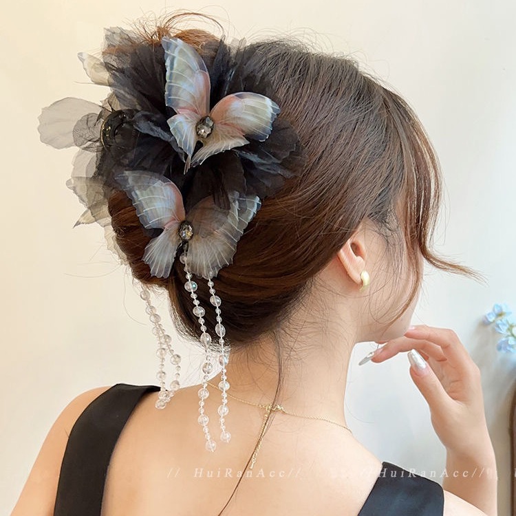 New fashionable, sweet and elegant, versatile butterfly crystal tassel gripper, high-end back head updo shark clip Application Scenario