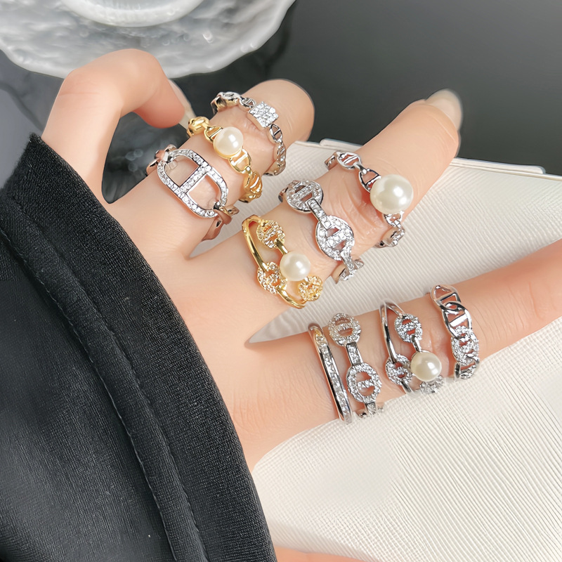 A light luxury and niche design sense double-layer pig nose hollowed-out opening ring, a high-end women's style, an ins simple and versatile ring full figure