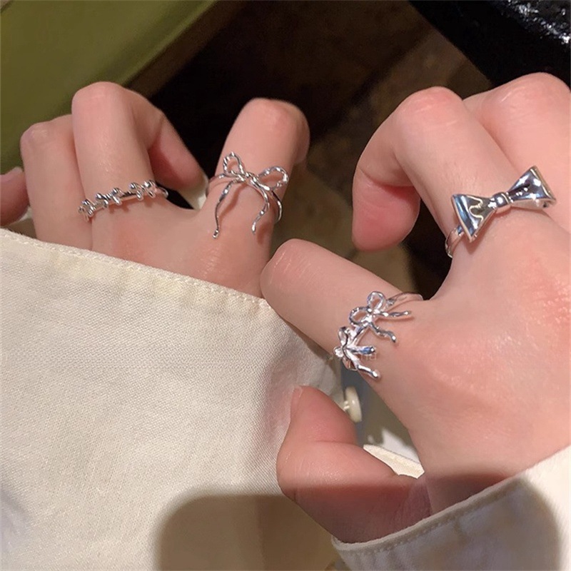 Ballet-style bow ring, a cold and elegant Korean-style exquisite and niche design index finger ring with a unique and high-end feel full figure