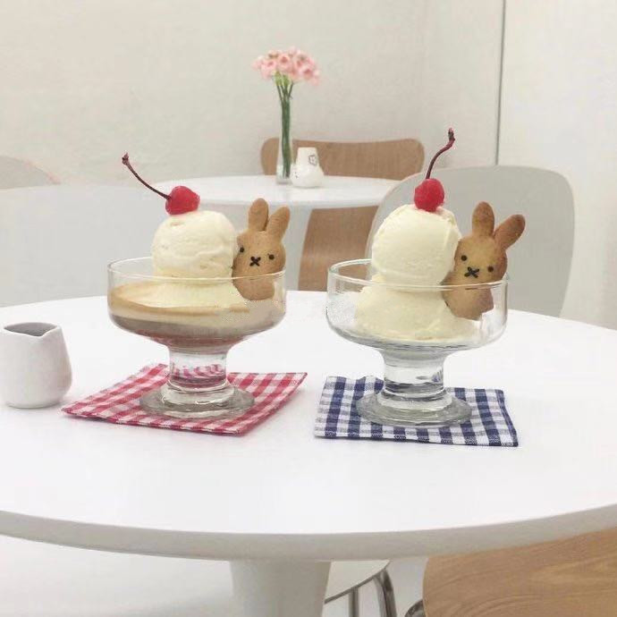 Wholesale of ins high-footed glass ice cream bowls, yogurt pudding dessert cups, snack milkshake sundae cups, ice hockey cups Application Scenario