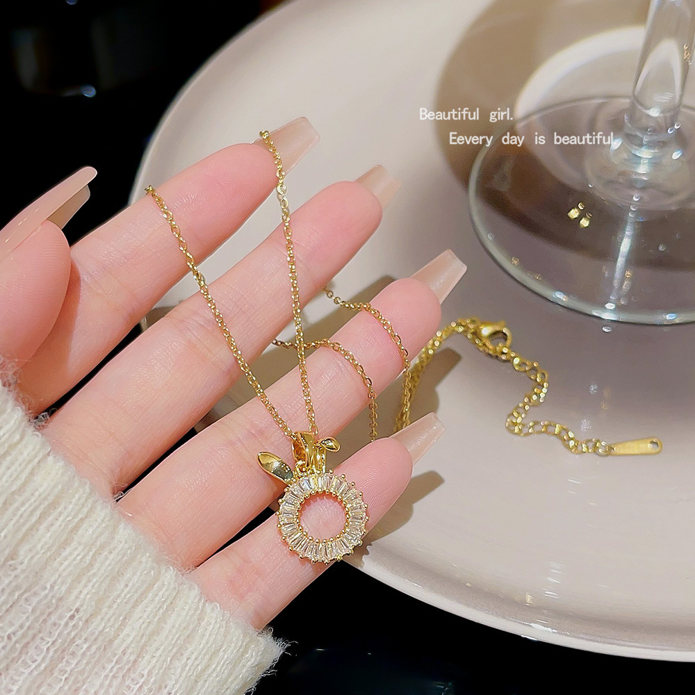 The new Japanese and Korean light luxury little rabbit necklace with a unique design sense for women, a versatile and simple collarbone chain, is a best-selling accessory details Picture