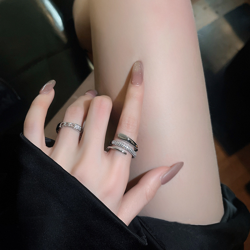 Korean Internet celebrity light luxury two-piece set of diamond-encrusted ring, women's niche design, high-end index finger ring, fashionable and individual ring details Picture