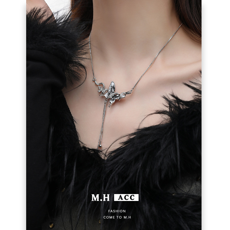 A niche design ink-wash butterfly necklace accessory for women's fashion, an ins long sweater chain, and a light luxury and high-end neckpiece details Picture